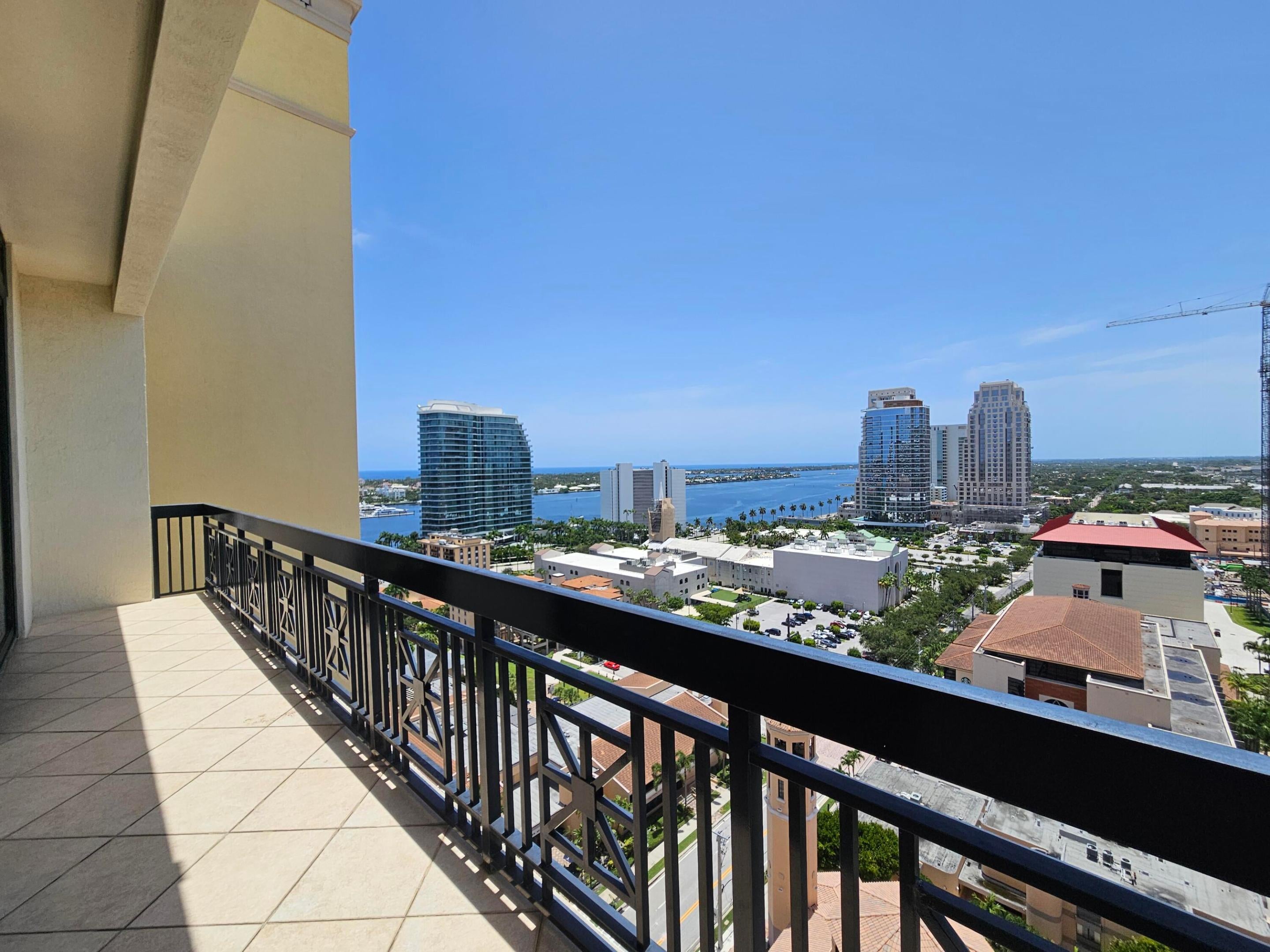 801 S Olive Avenue 1604