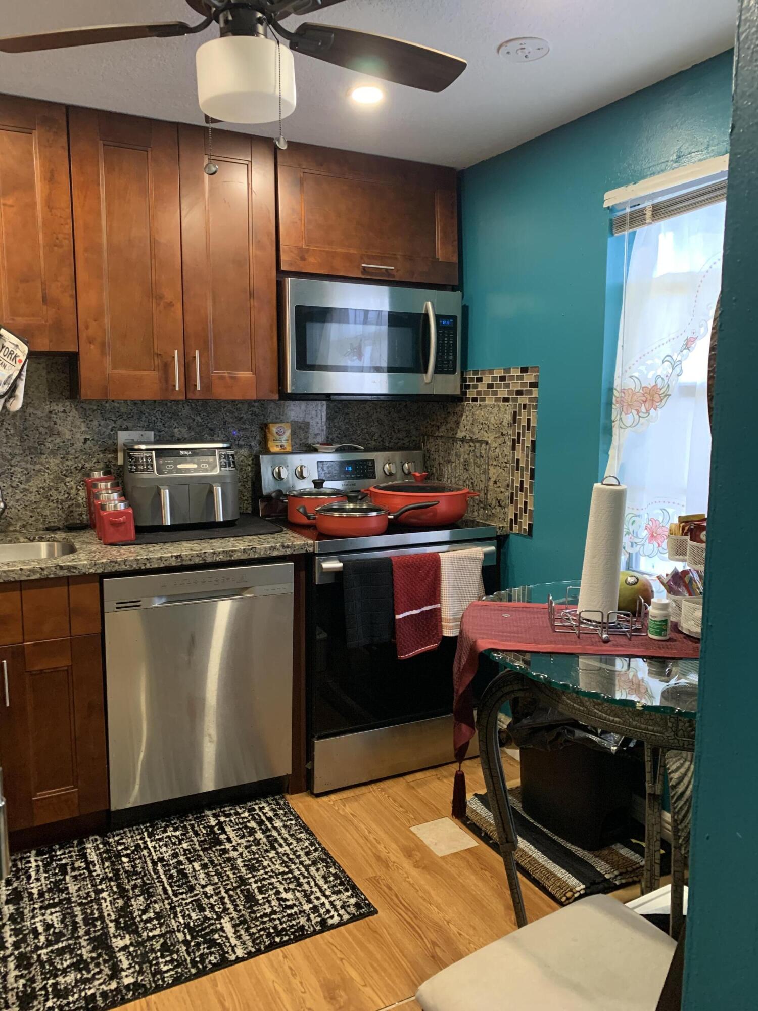 ORIOLE GOLF & TENNIS CLUB - Residential Lease