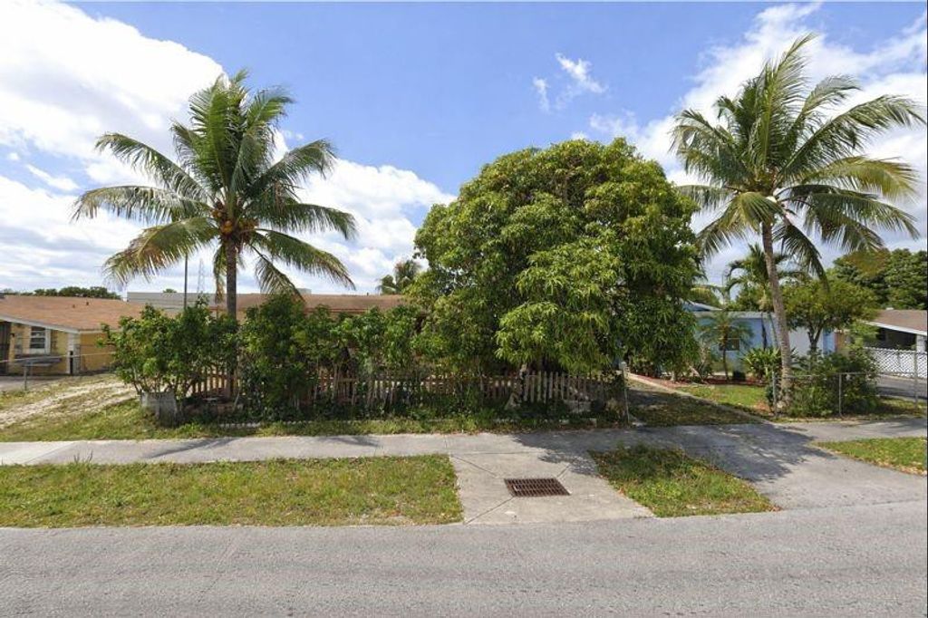 Photo of 930 NE 52nd Court, Deerfield Beach, FL 33064 (MLS # F10544308)