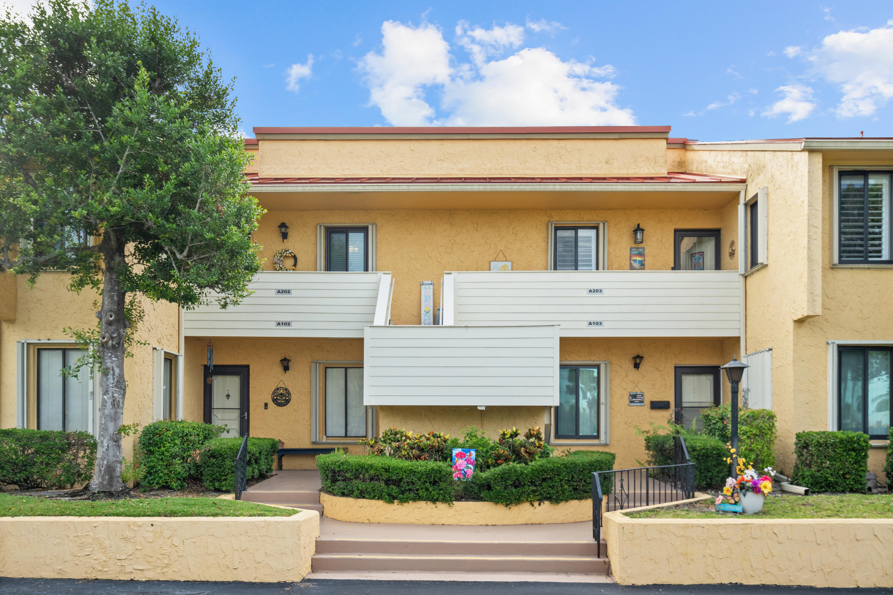 MILES GRANT CONDO - Residential