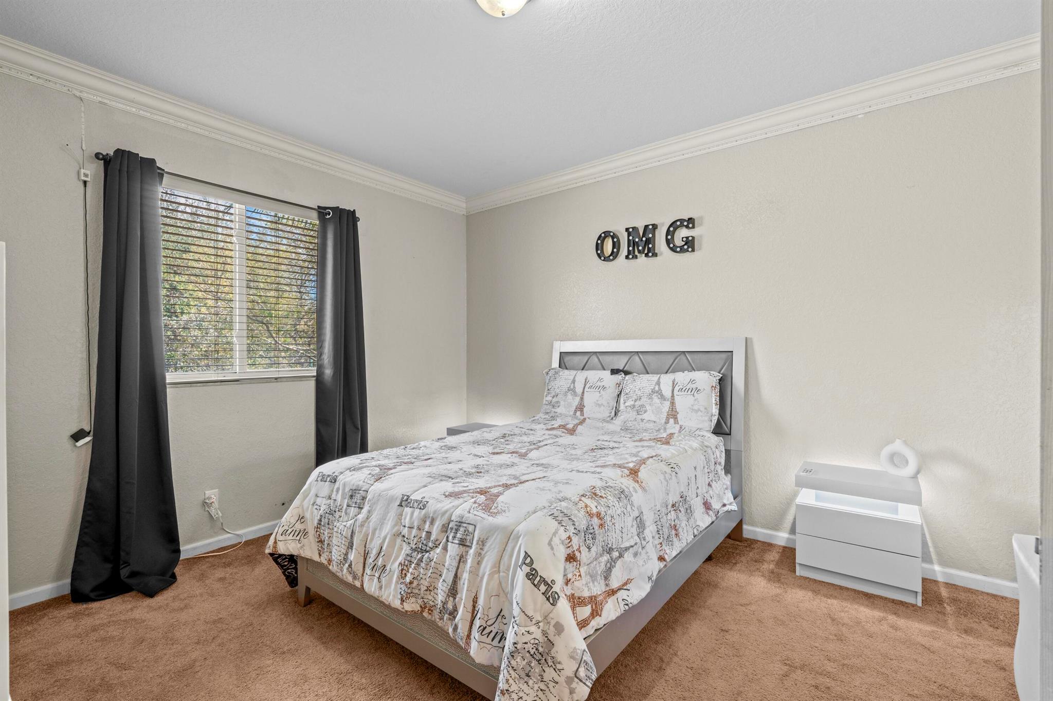 THOUSAND OAKS - Residential