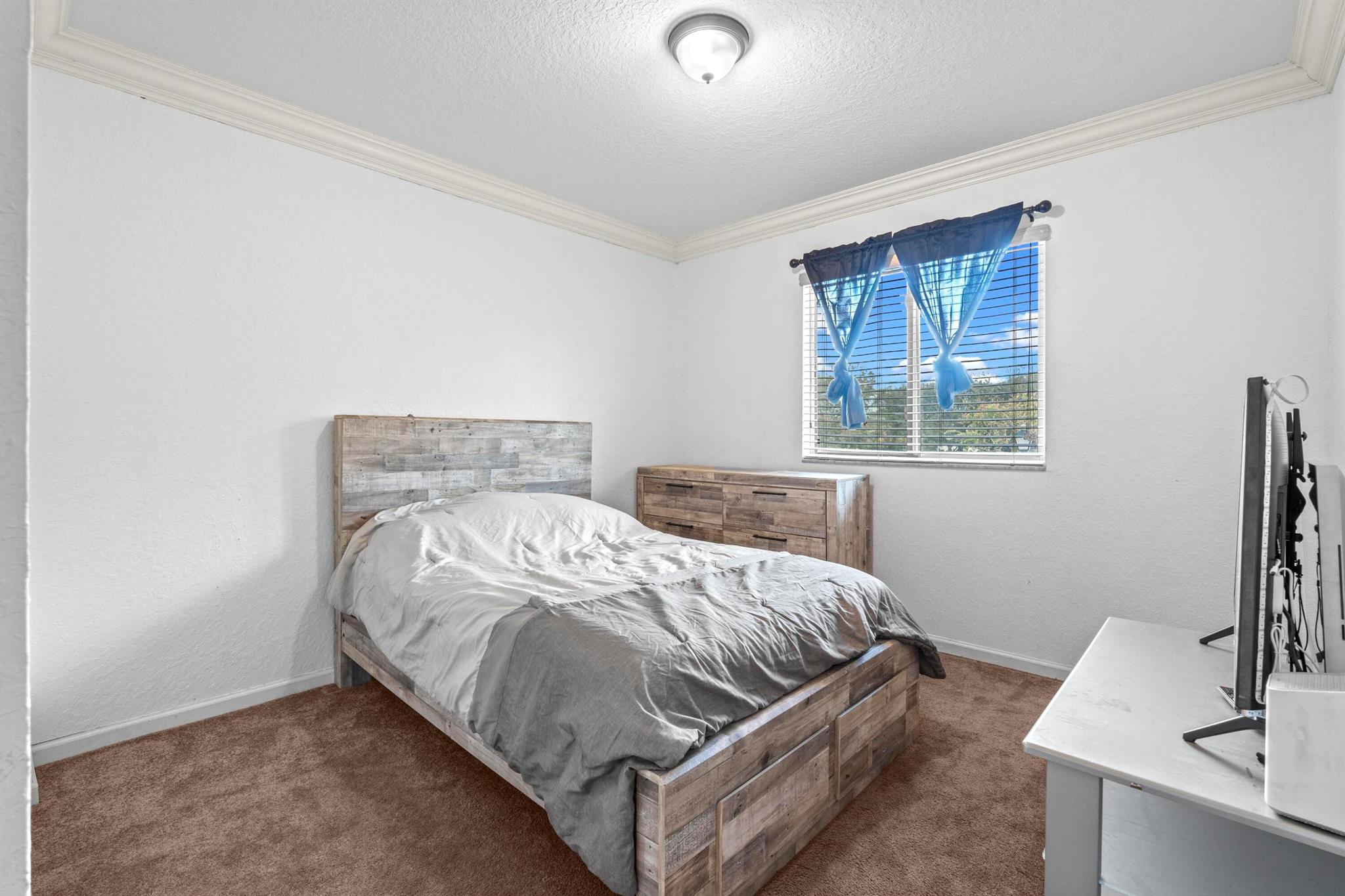 THOUSAND OAKS - Residential