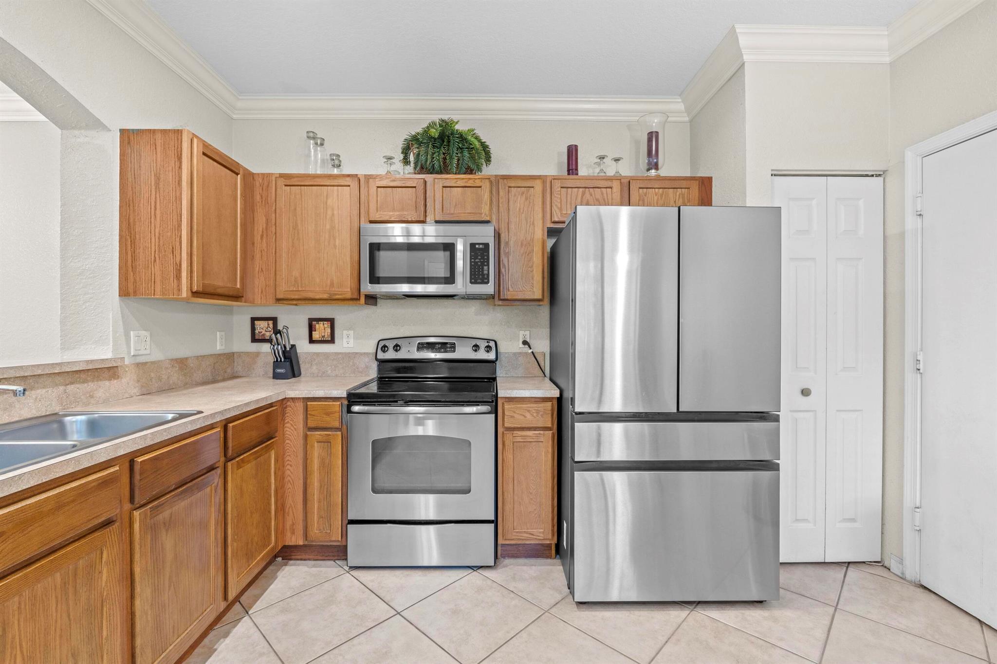 THOUSAND OAKS - Residential