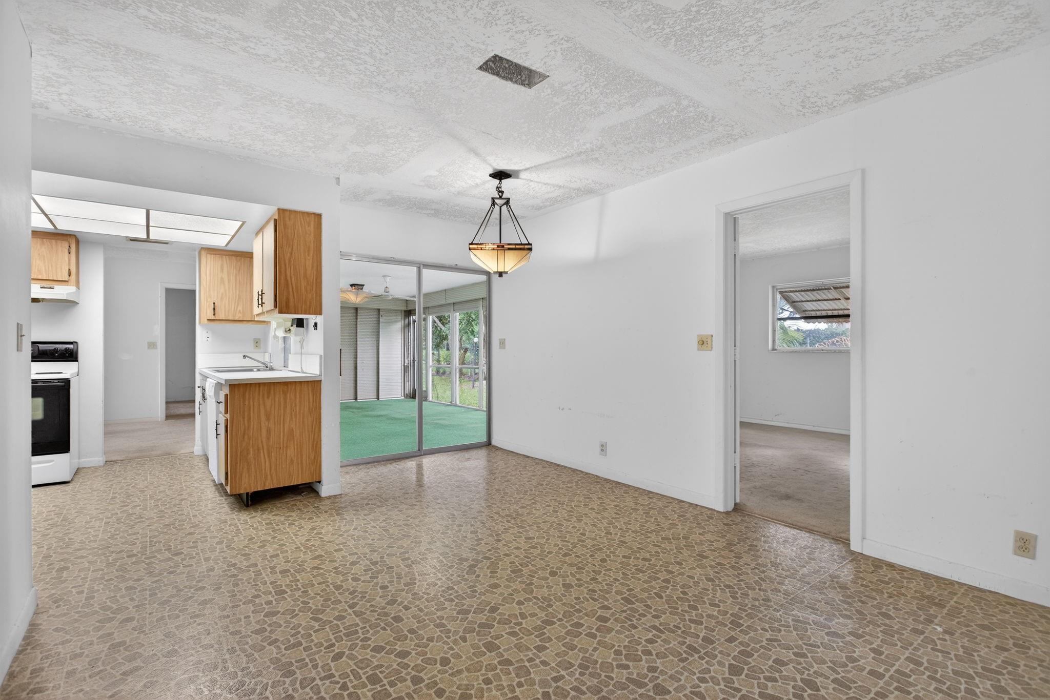 CRYSTAL LAKE 4TH SEC - Residential