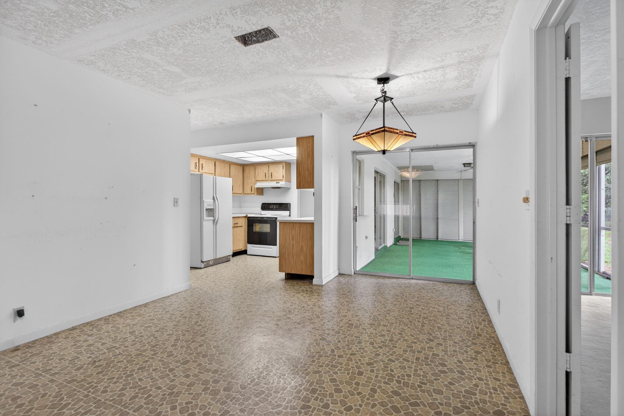 CRYSTAL LAKE 4TH SEC - Residential