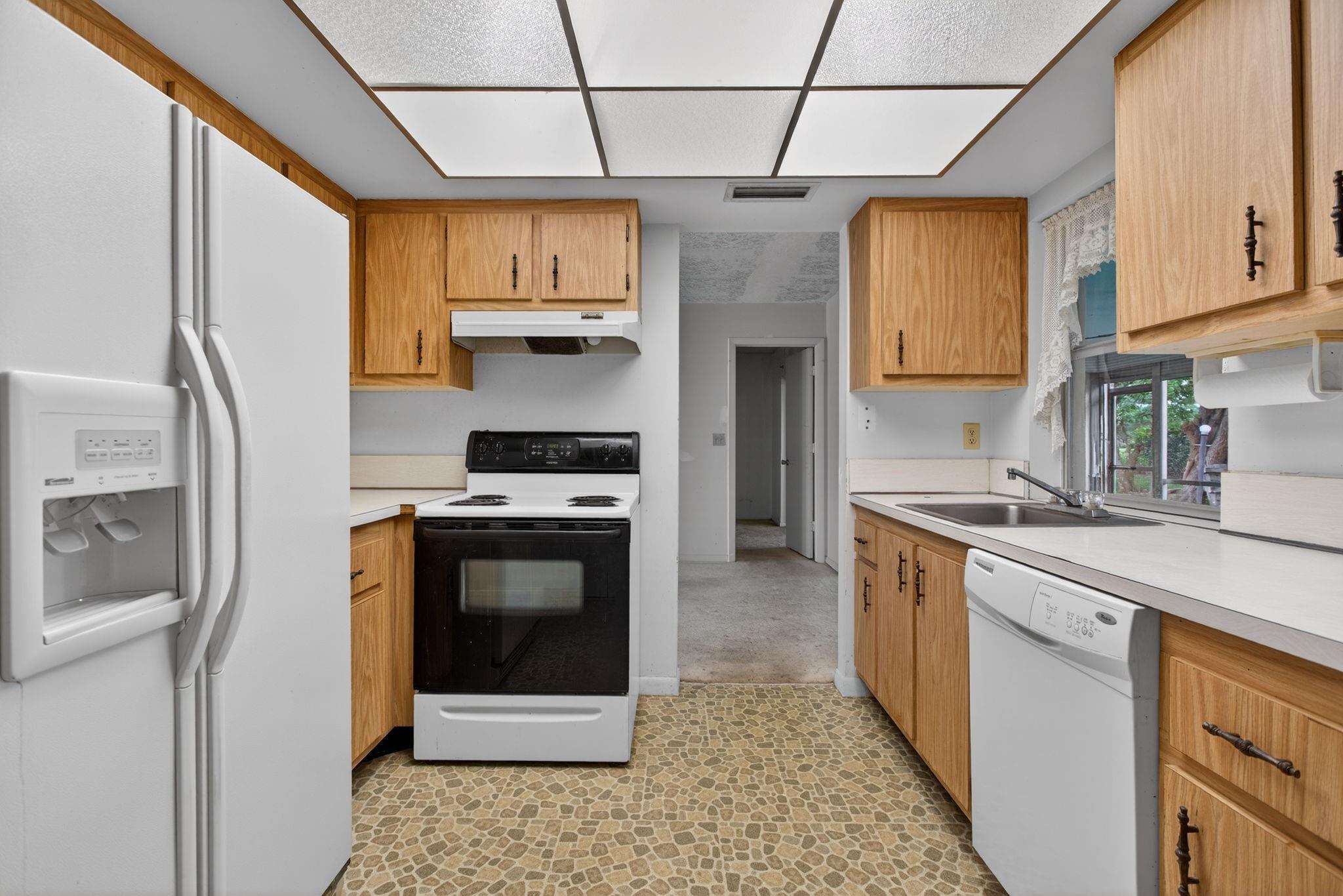 CRYSTAL LAKE 4TH SEC - Residential