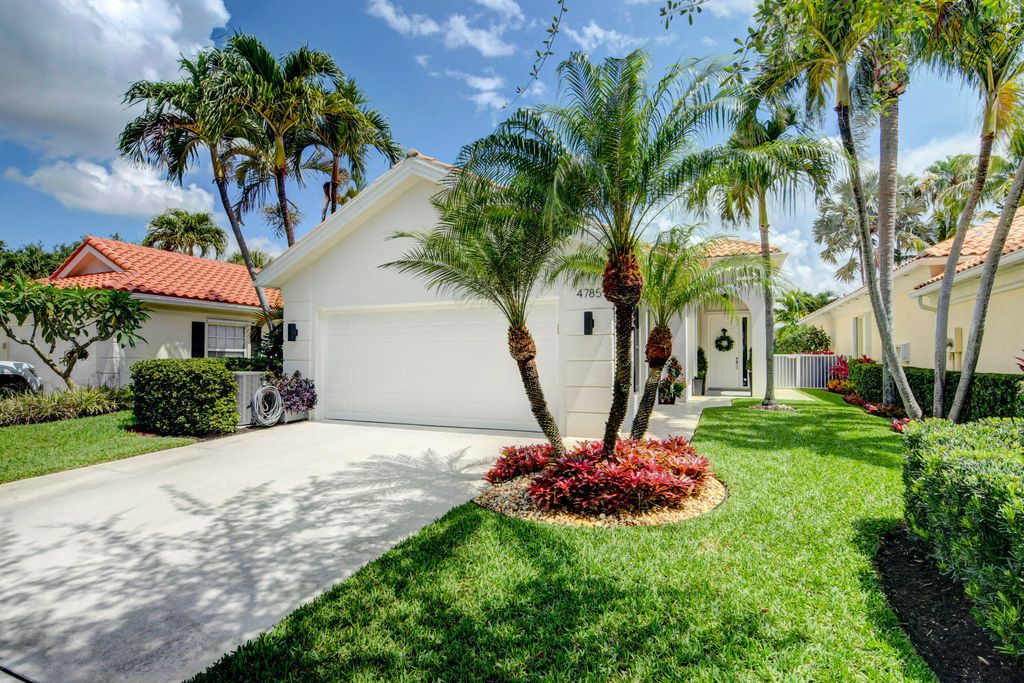 Photo of 4785 Lakeland Drive, Delray Beach, FL 33445 (MLS # R10805045)
