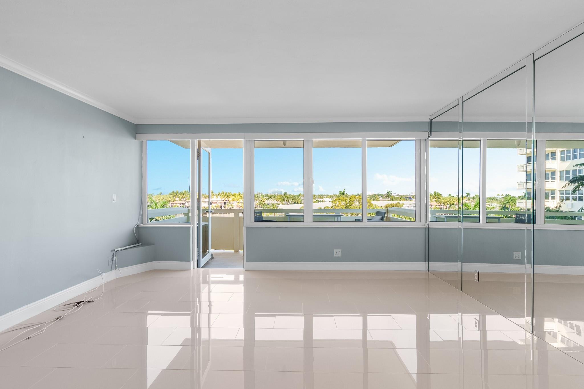 Coral Ridge Towers North - Residential