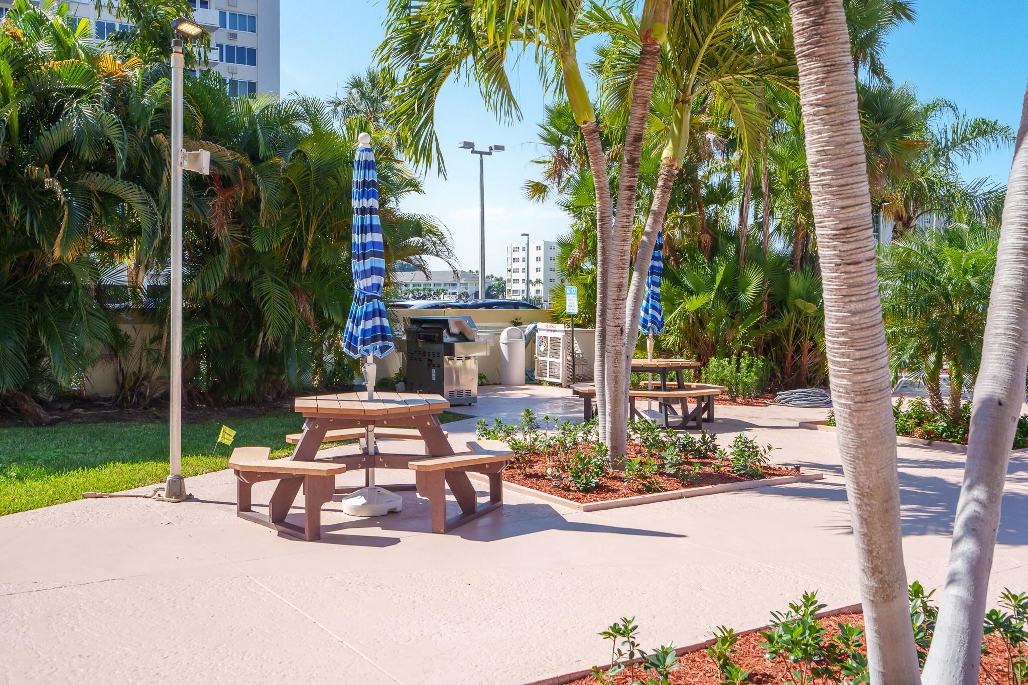 Coral Ridge Towers North - Residential