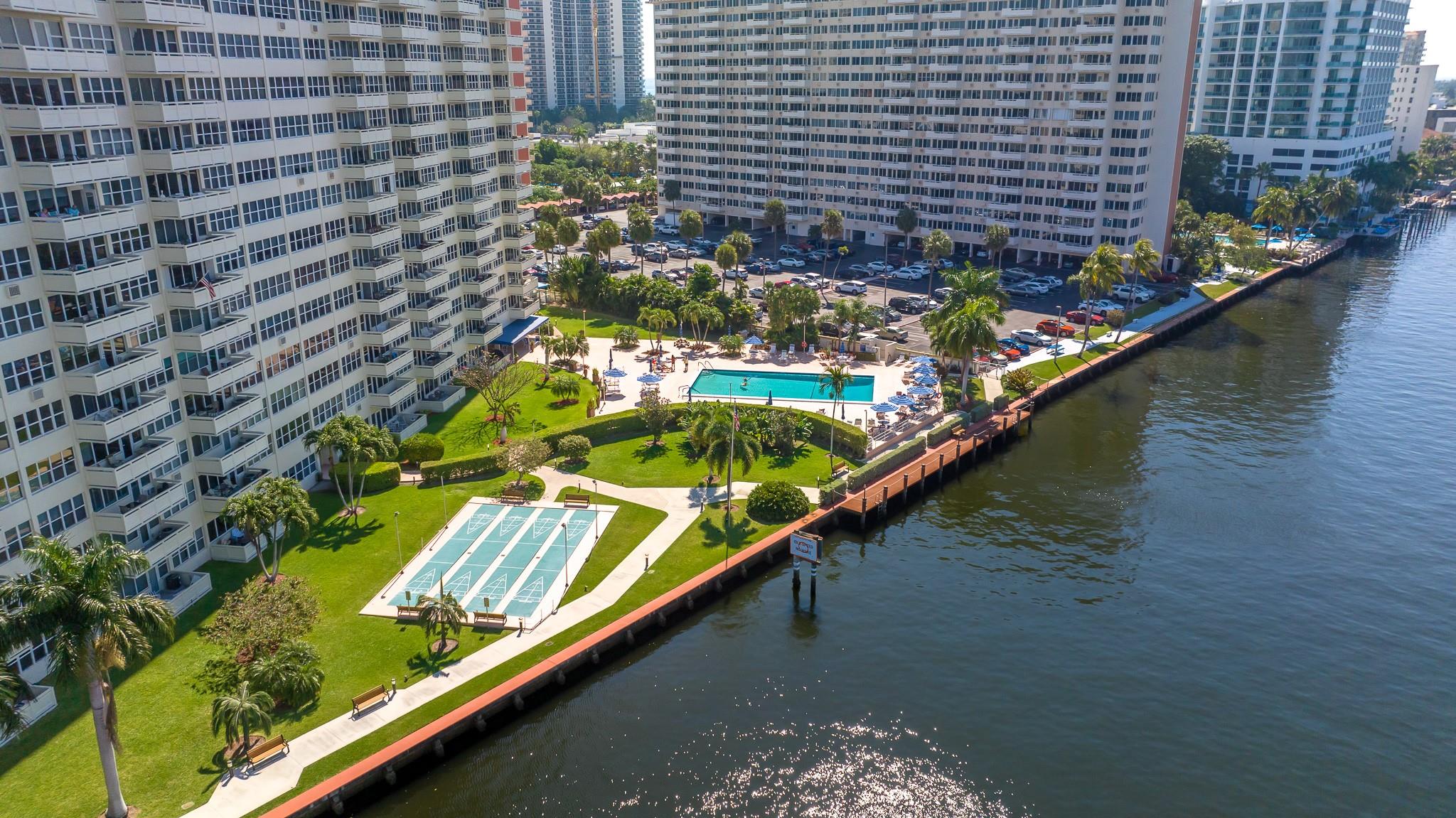 Coral Ridge Towers North - Residential