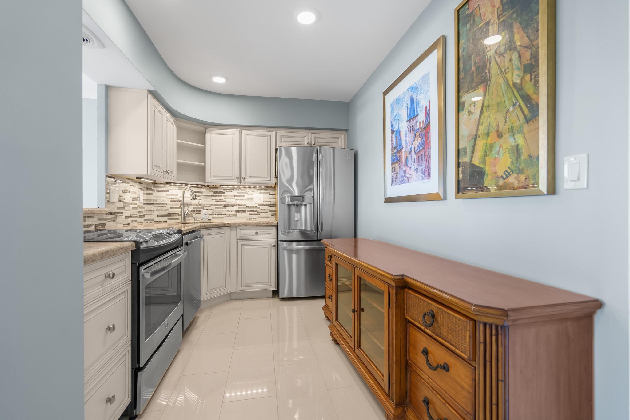 Coral Ridge Towers North - Residential