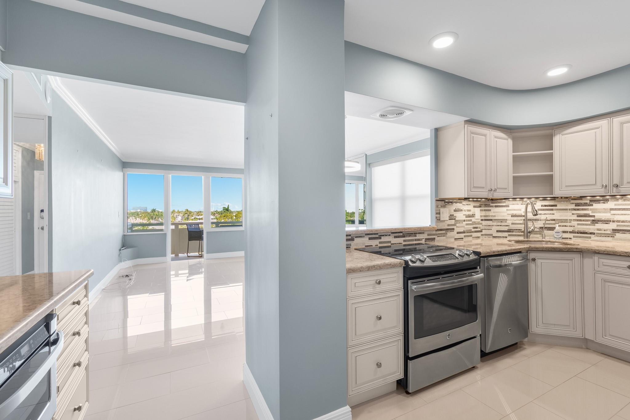 Coral Ridge Towers North - Residential