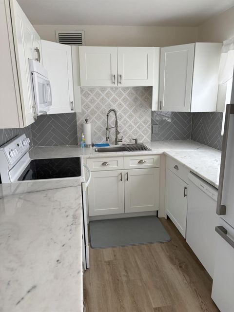 216 Dorchester J West Palm Beach FL 33417