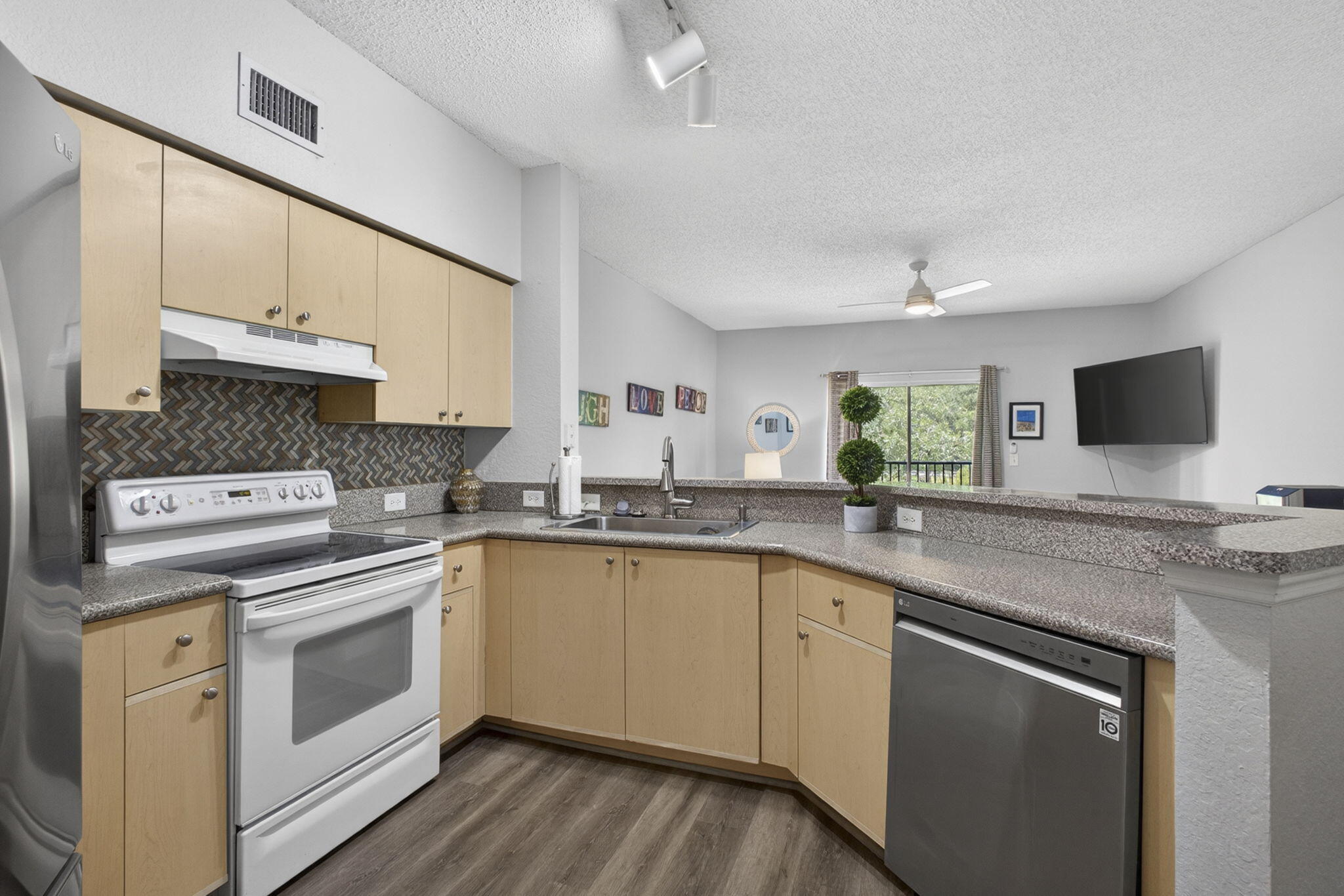 KENSINGTON OF ROYAL PALM BEACH CONDOI - Residential