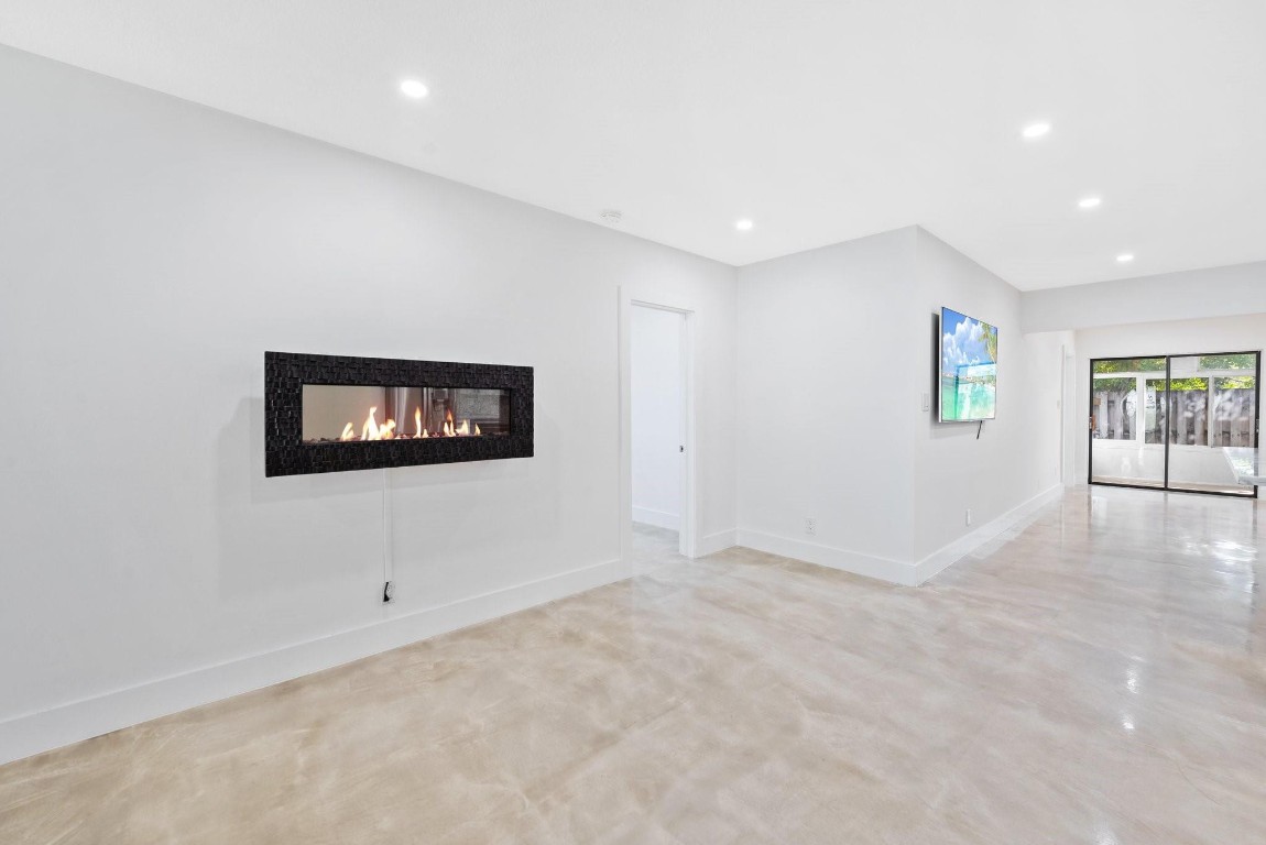 Coral Ridge Country Club - Residential Income