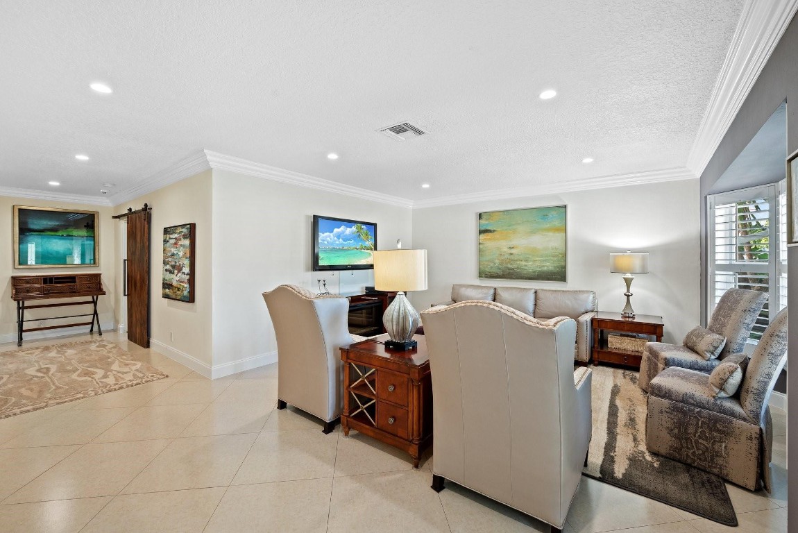 Coral Ridge Country Club - Residential Income