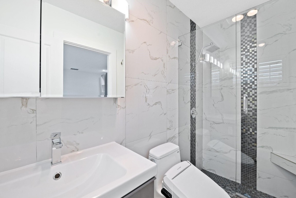 Coral Ridge Country Club - Residential Income