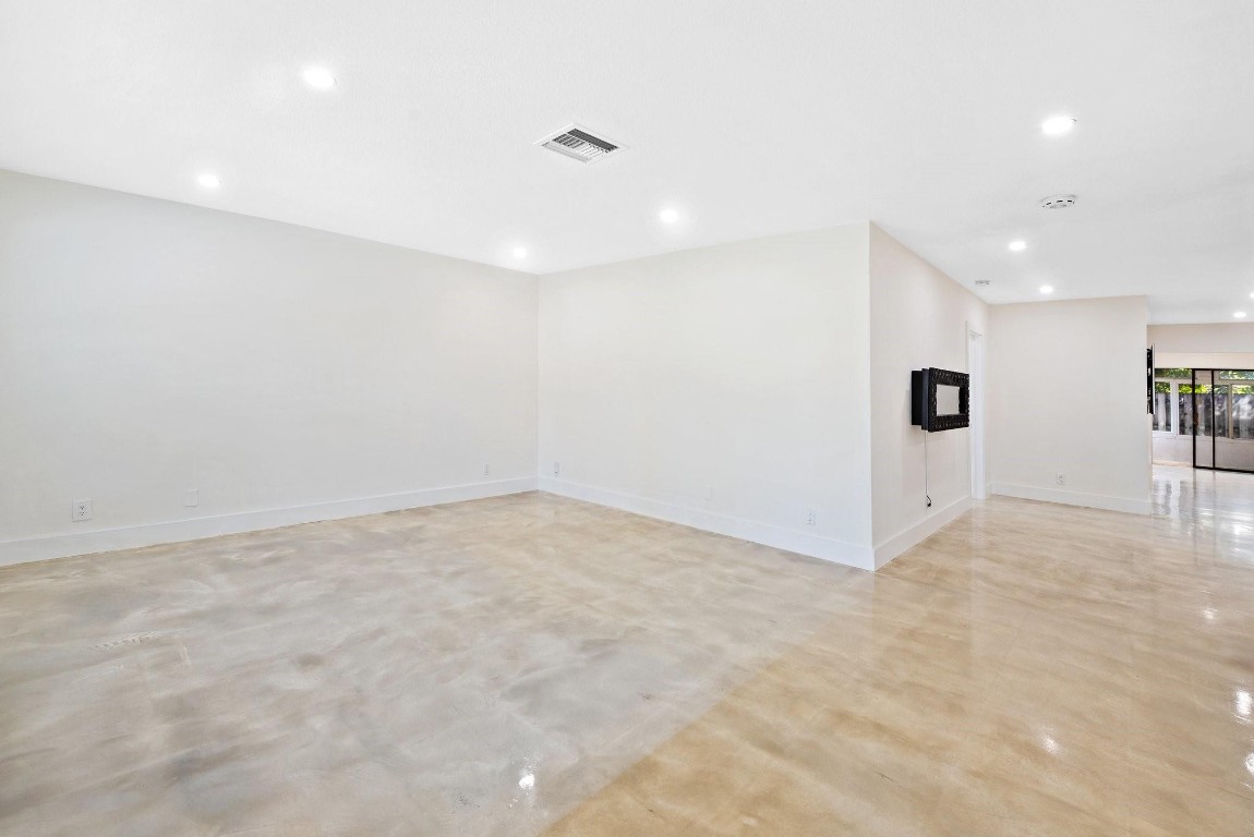 Coral Ridge Country Club - Residential Income