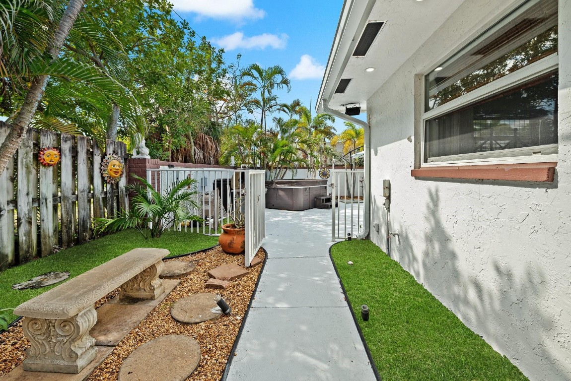 Coral Ridge Country Club - Residential Income