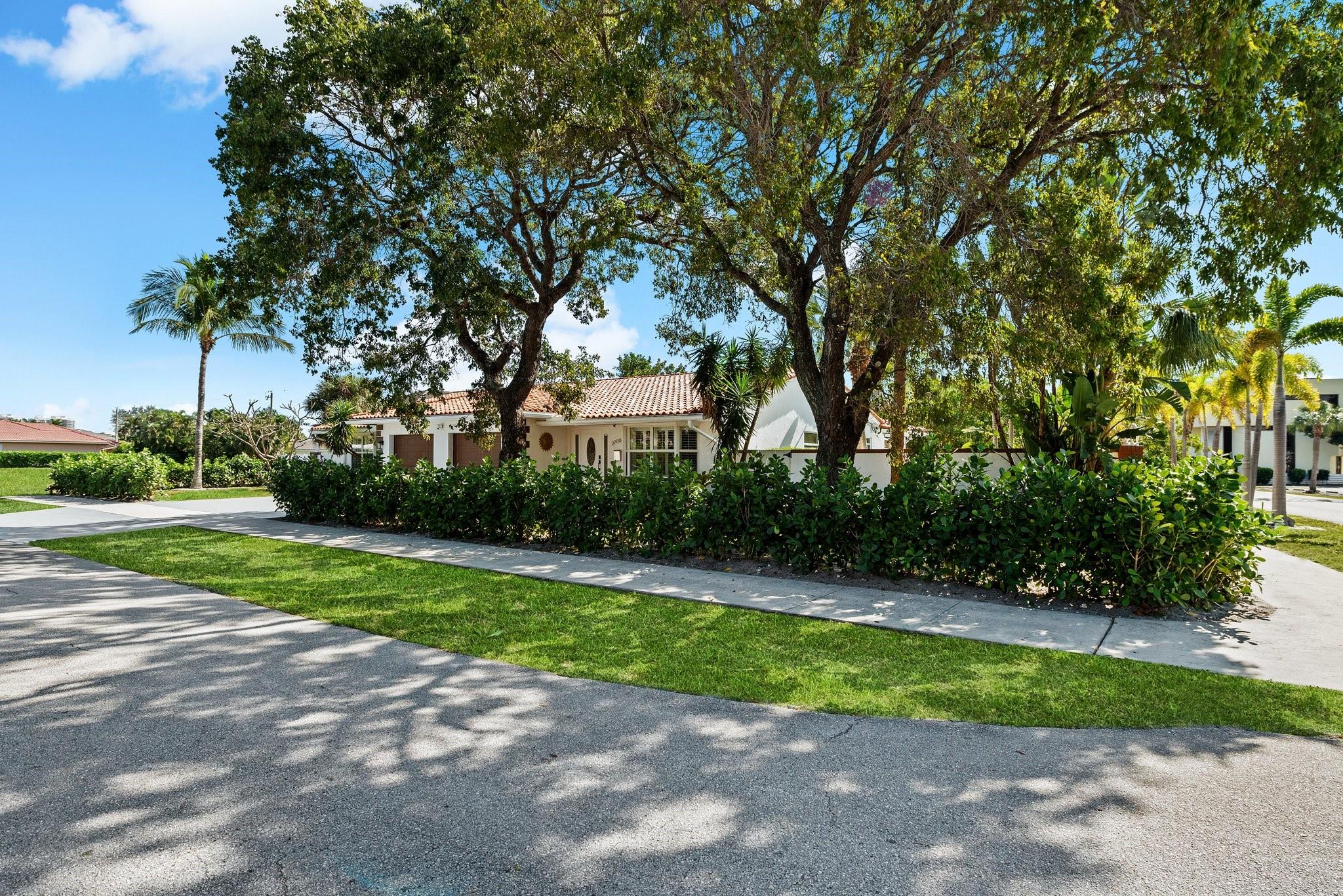 Coral Ridge Country Club - Residential Income