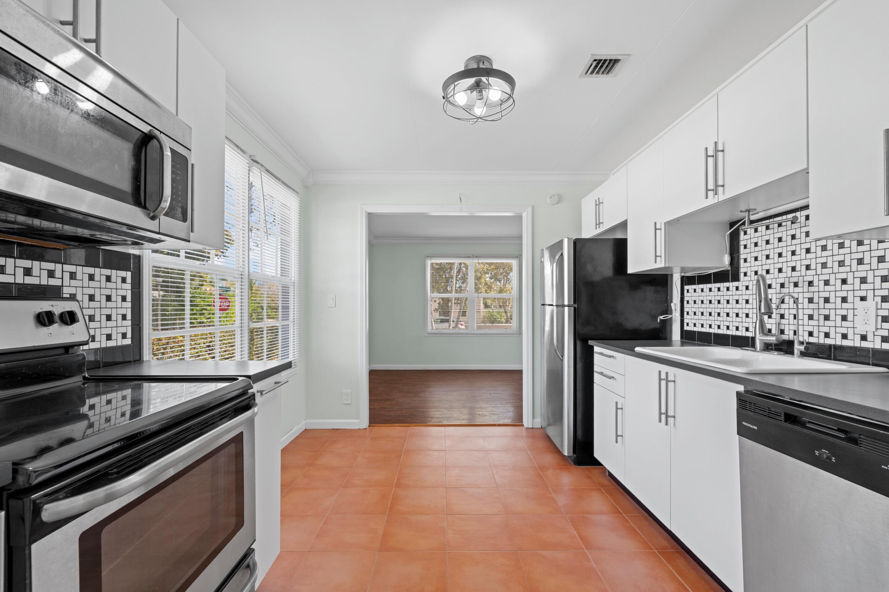 FERNWOOD - Residential Lease