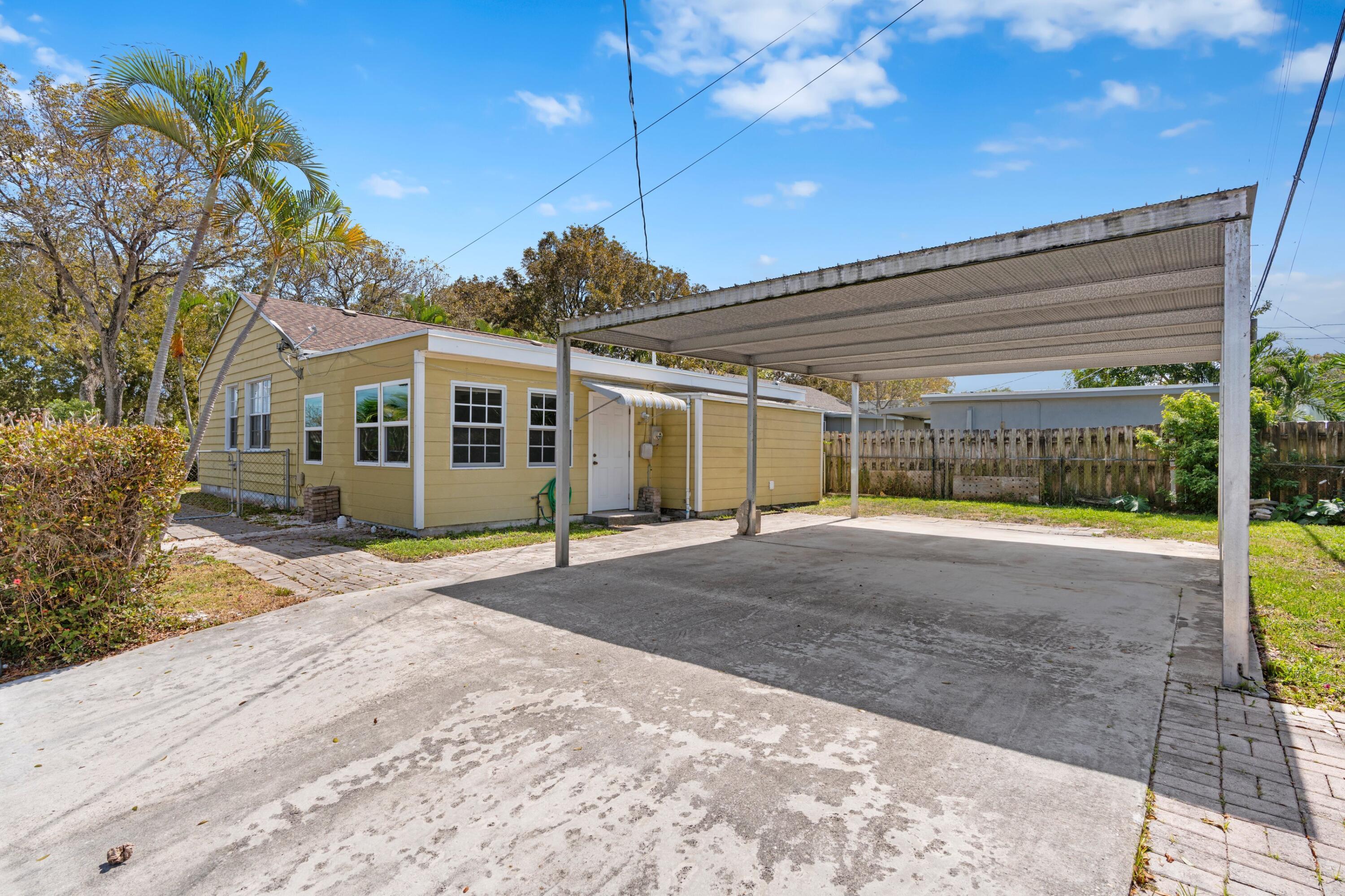 FERNWOOD - Residential Lease