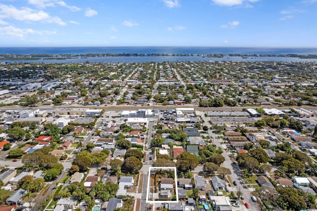 Photo of 5901 Garden Avenue, West Palm Beach, FL 33405 (MLS # B26004359)