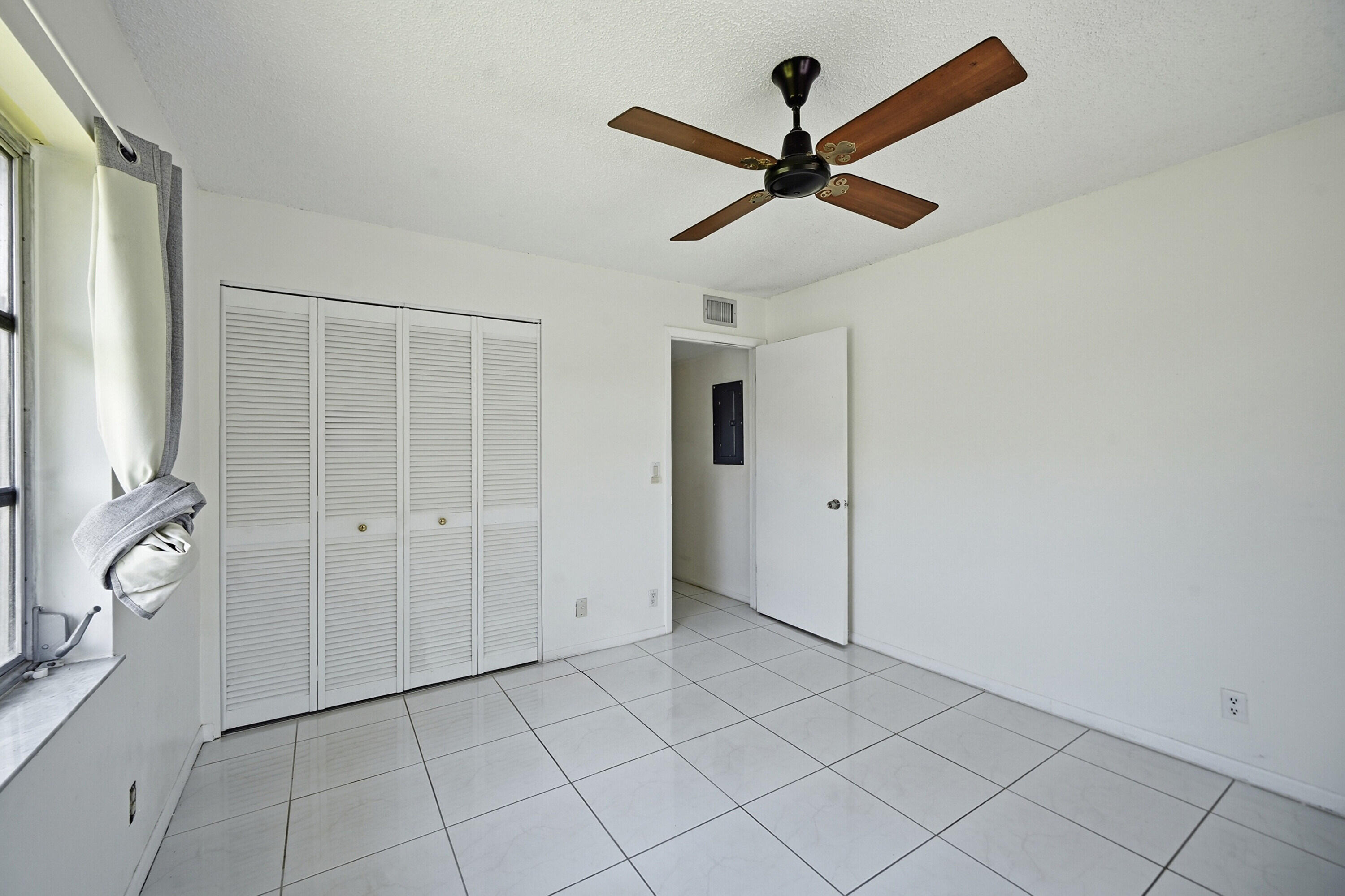 VILLAGES OF ORIOLE DEAUVILLE CONDO - Residential