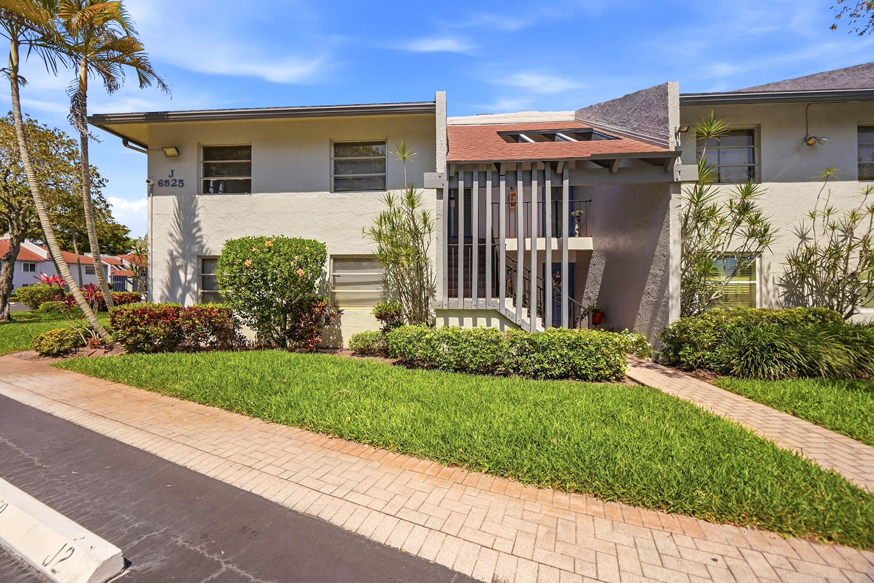 VILLAGES OF ORIOLE DEAUVILLE CONDO - Residential