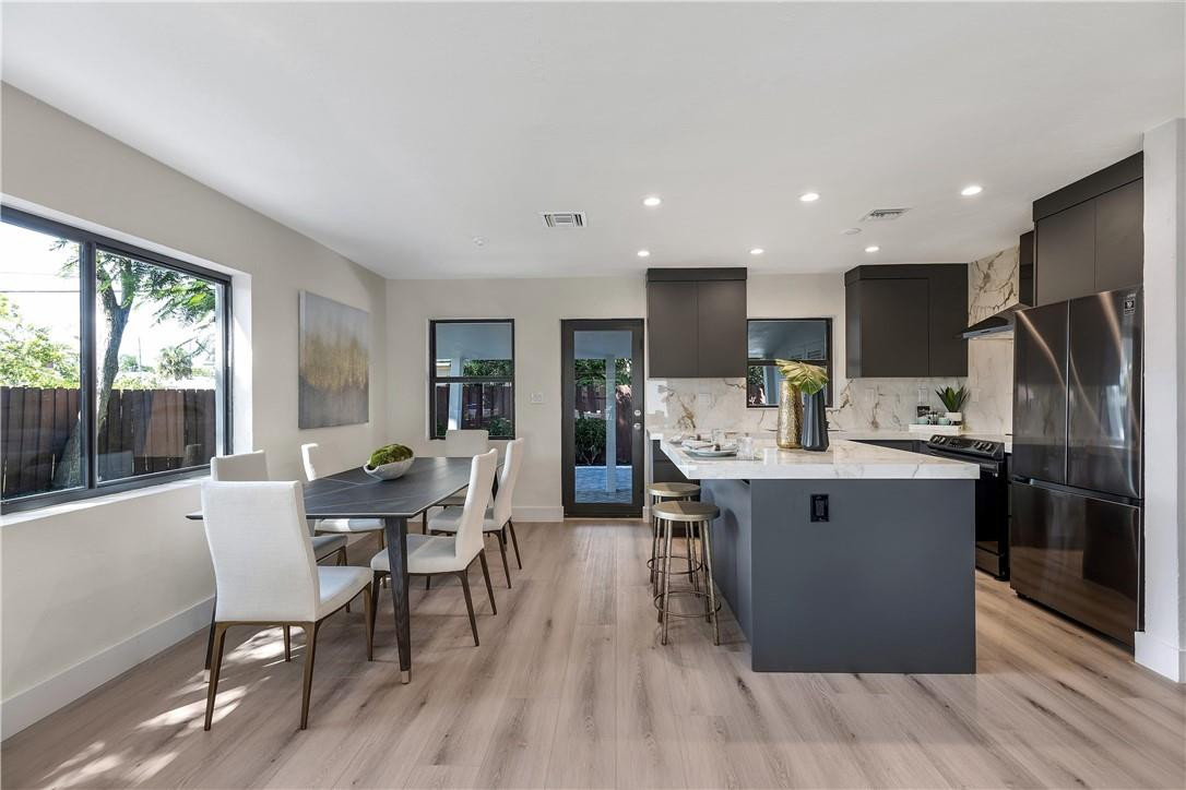 Coral Shores - Residential