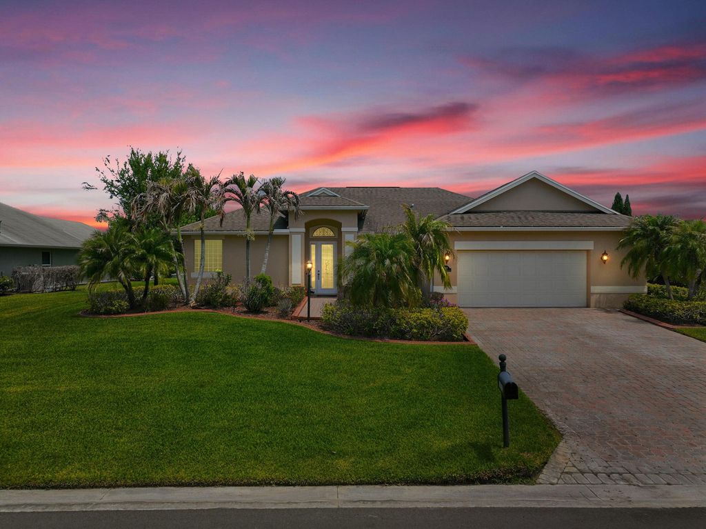 Photo of 1215 Southlakes Way SW, Vero Beach, FL 32968 (MLS # B26022998)