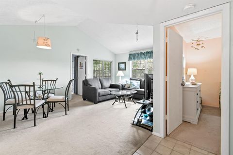 Condominium in Port St Lucie FL 1602 Green Acres Circle Cir 4.jpg