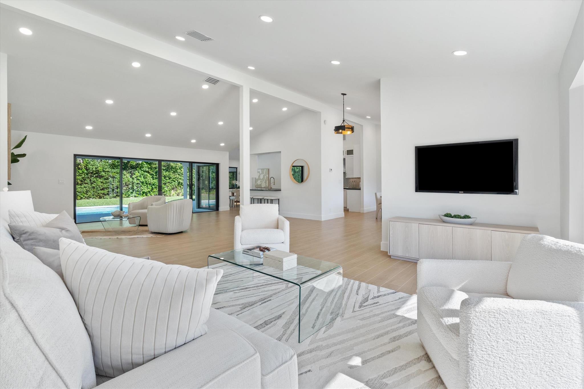 4543 Gleneagles Drive