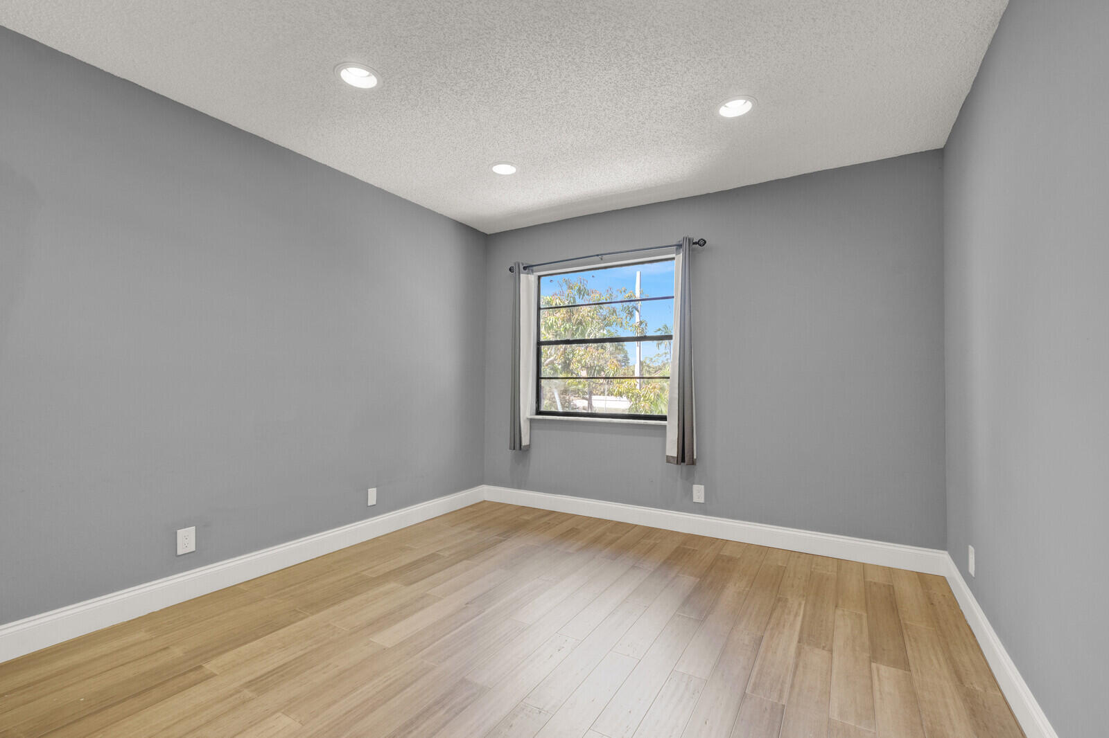 VISTA VERDE SEC 1 OF VIA VERDE - Residential