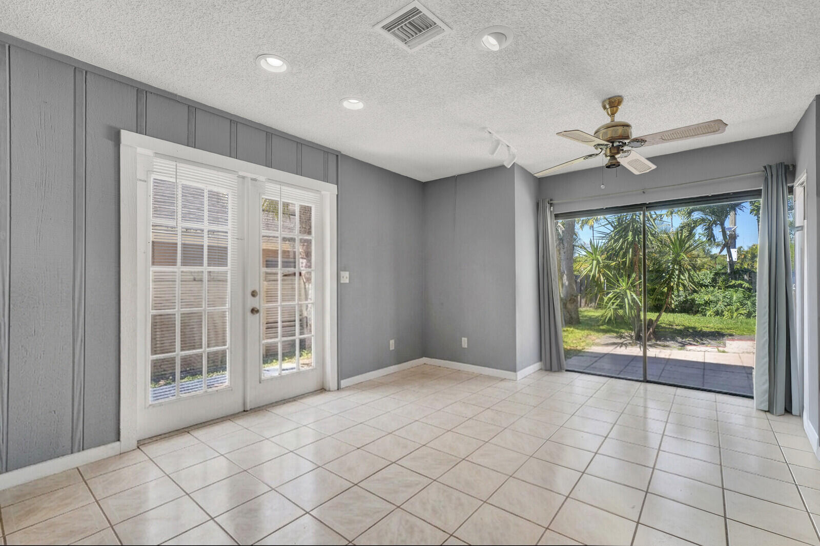 VISTA VERDE SEC 1 OF VIA VERDE - Residential