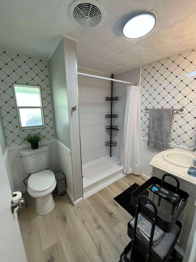 COMMONWEALTH MOBILE ESTATES - Residential