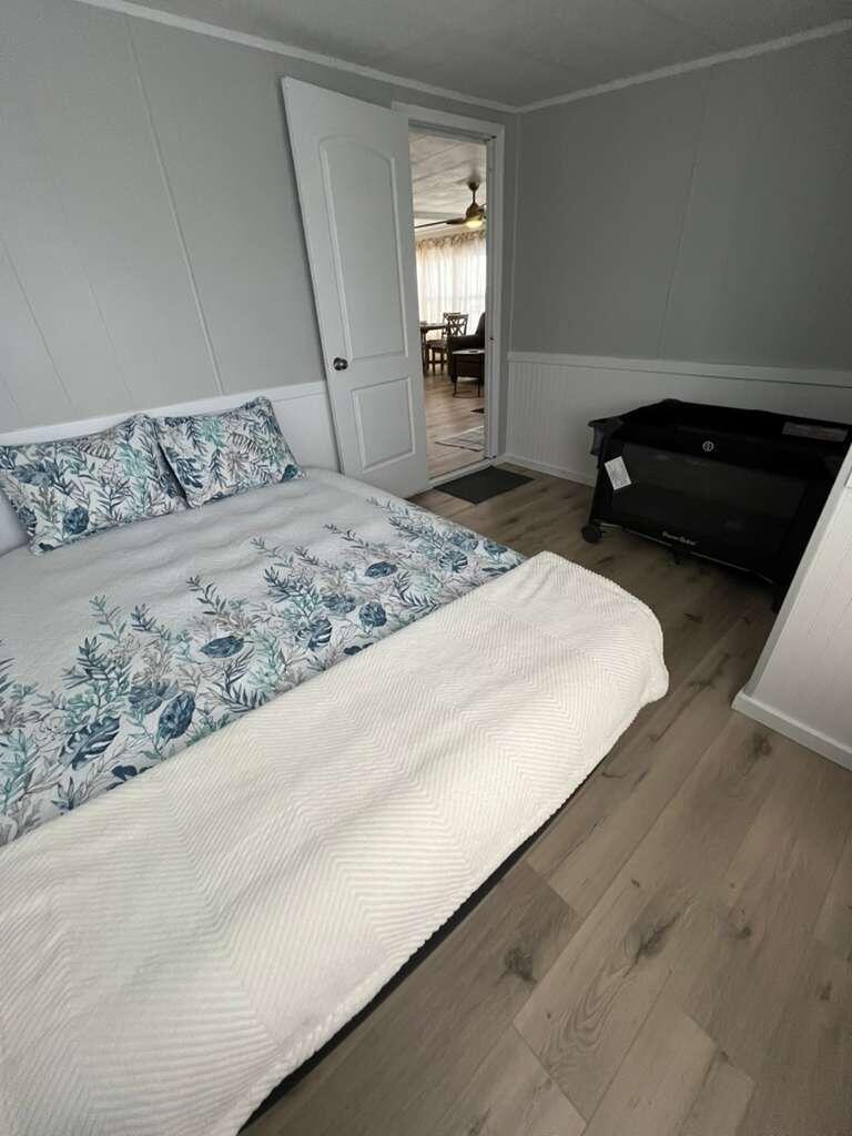 COMMONWEALTH MOBILE ESTATES - Residential