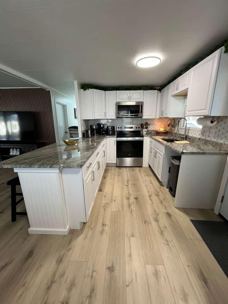 COMMONWEALTH MOBILE ESTATES - Residential