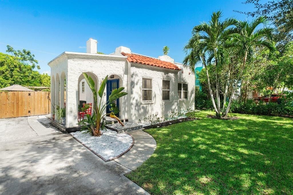 Photo of 635 34th Street St, West Palm Beach, FL 33407 (MLS # R10676248)