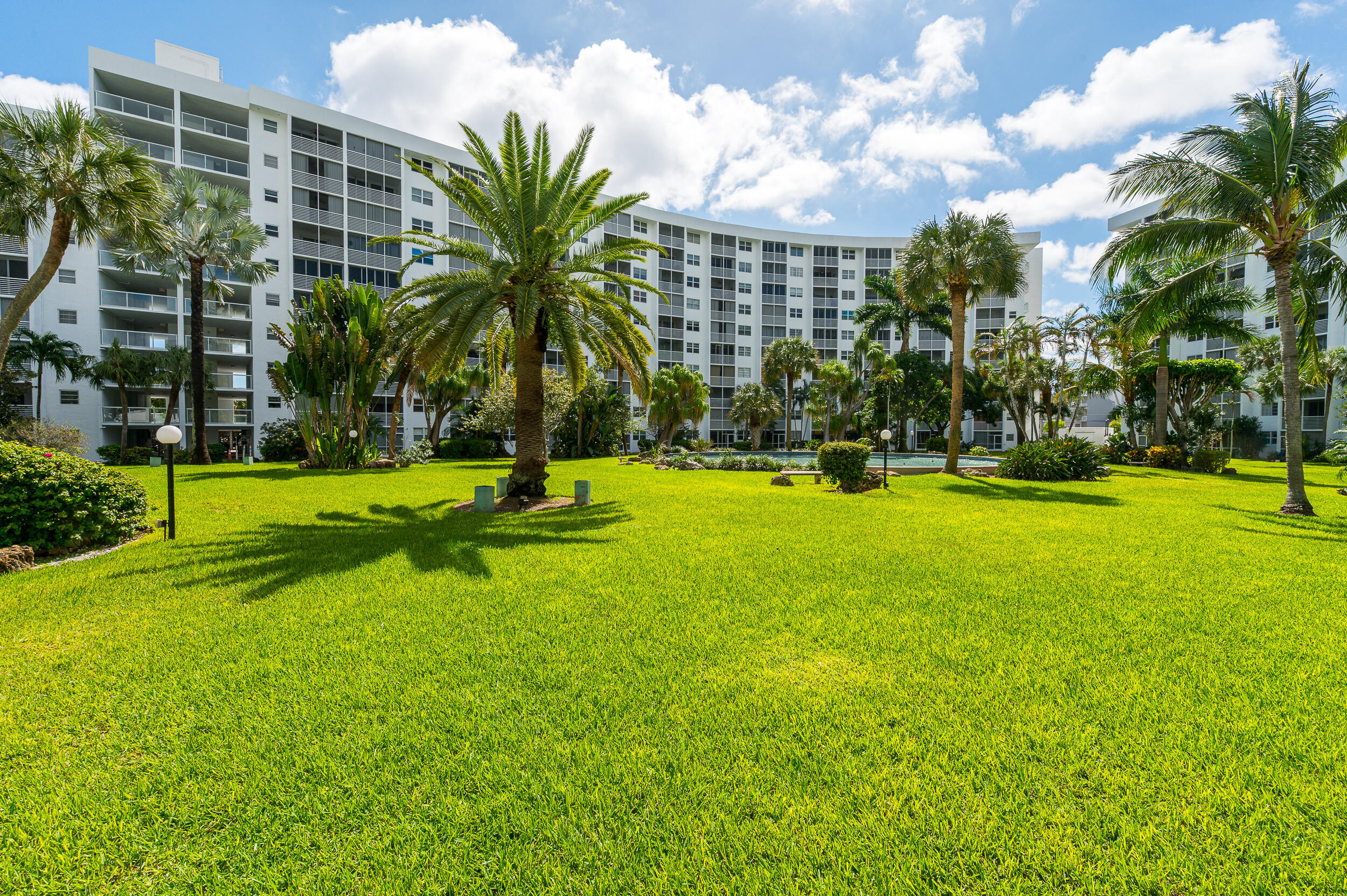 GARDEN-AIRE VILLAGE - Residential