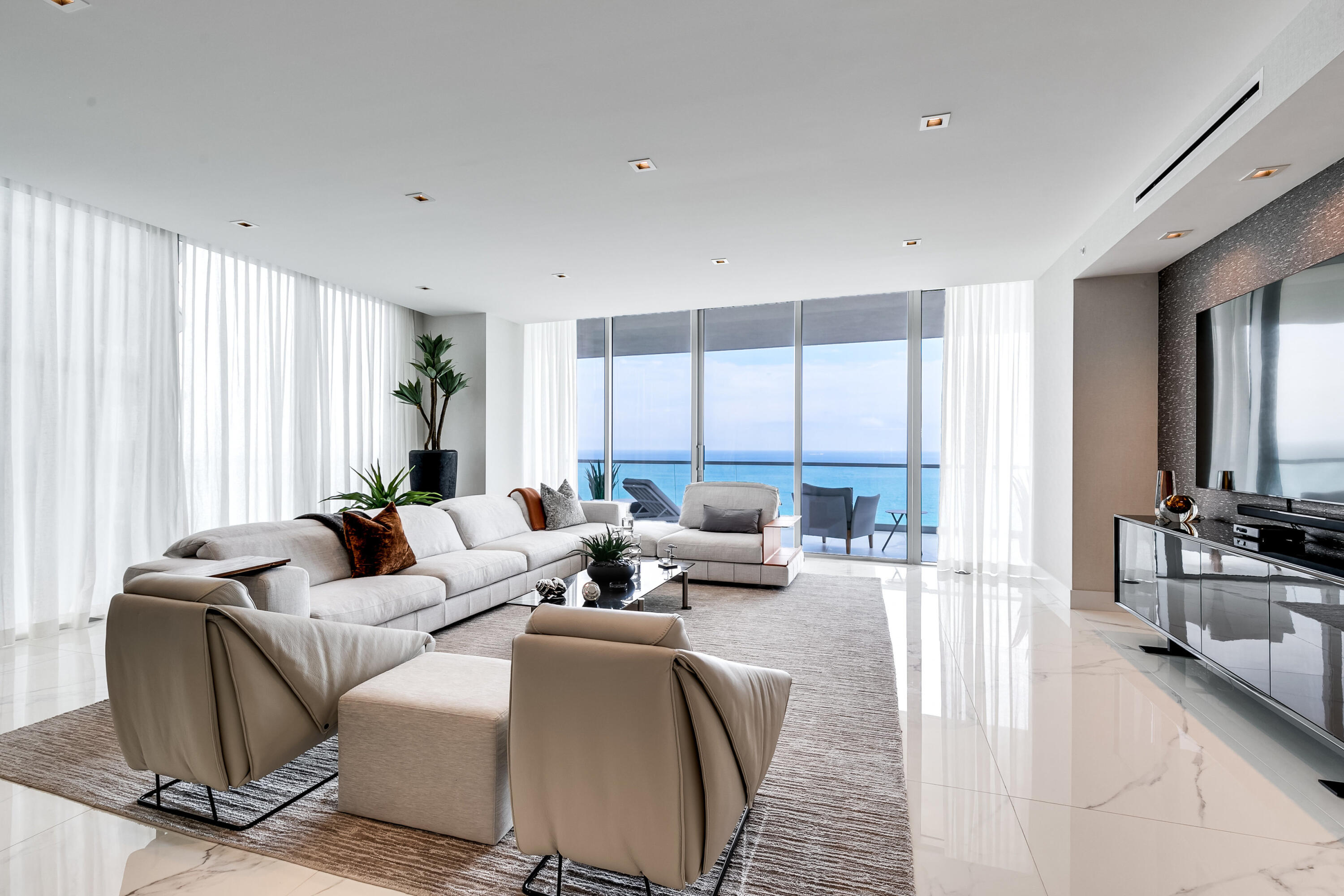 Turnberry Ocean Club - Residential