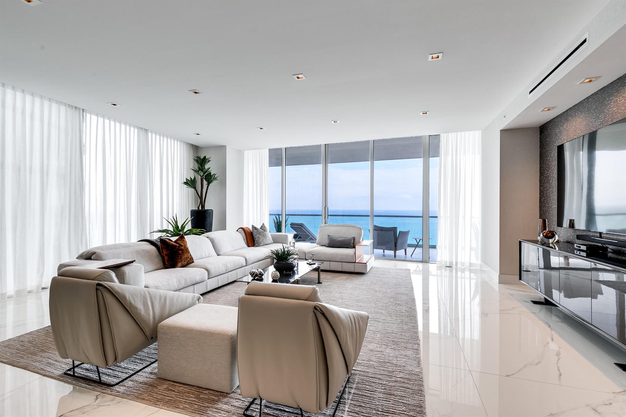 Turnberry Ocean Club - Residential