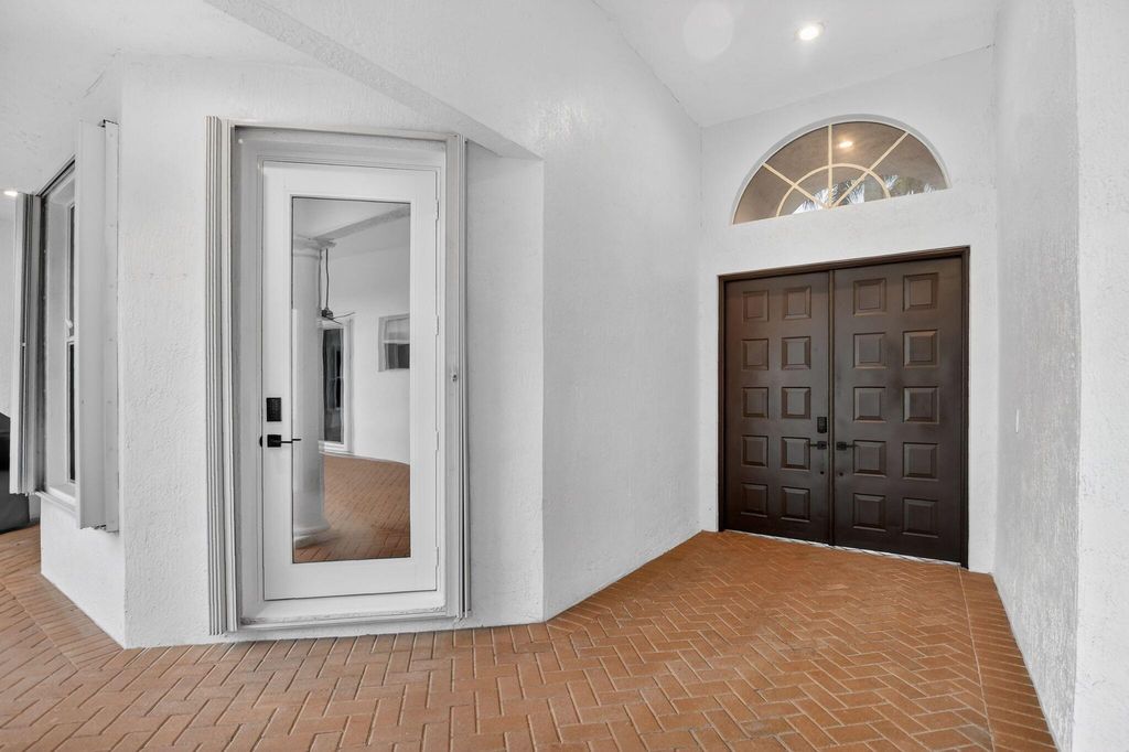 Photo of 8030 Laurel Ridge Court, Delray Beach, FL 33446 (MLS # R11146950)