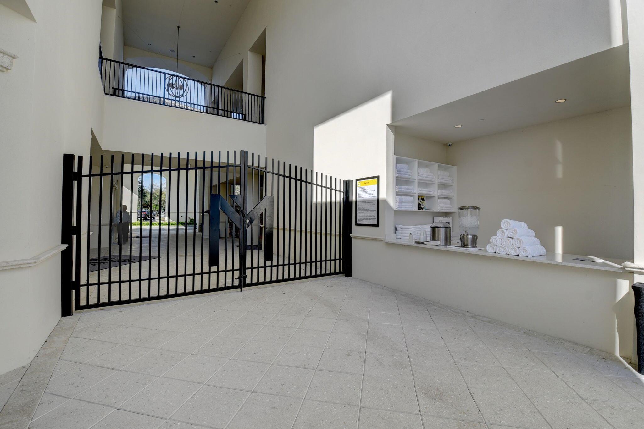 Mizner Country Club - Residential