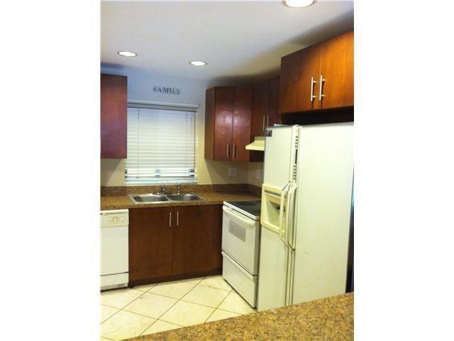 CORAL PLAZA CONDO - Residential Lease