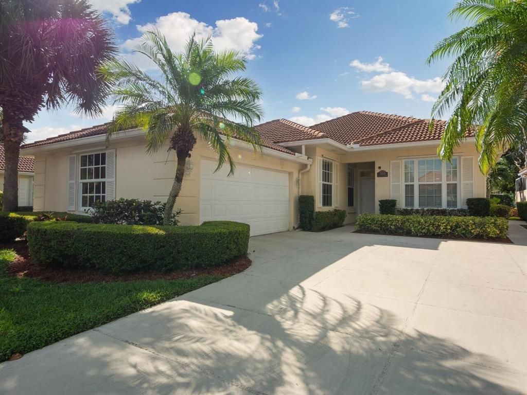 Photo of 359 Kelsey Park Circle, Palm Beach Gardens, FL 33410 (MLS # R10706404)