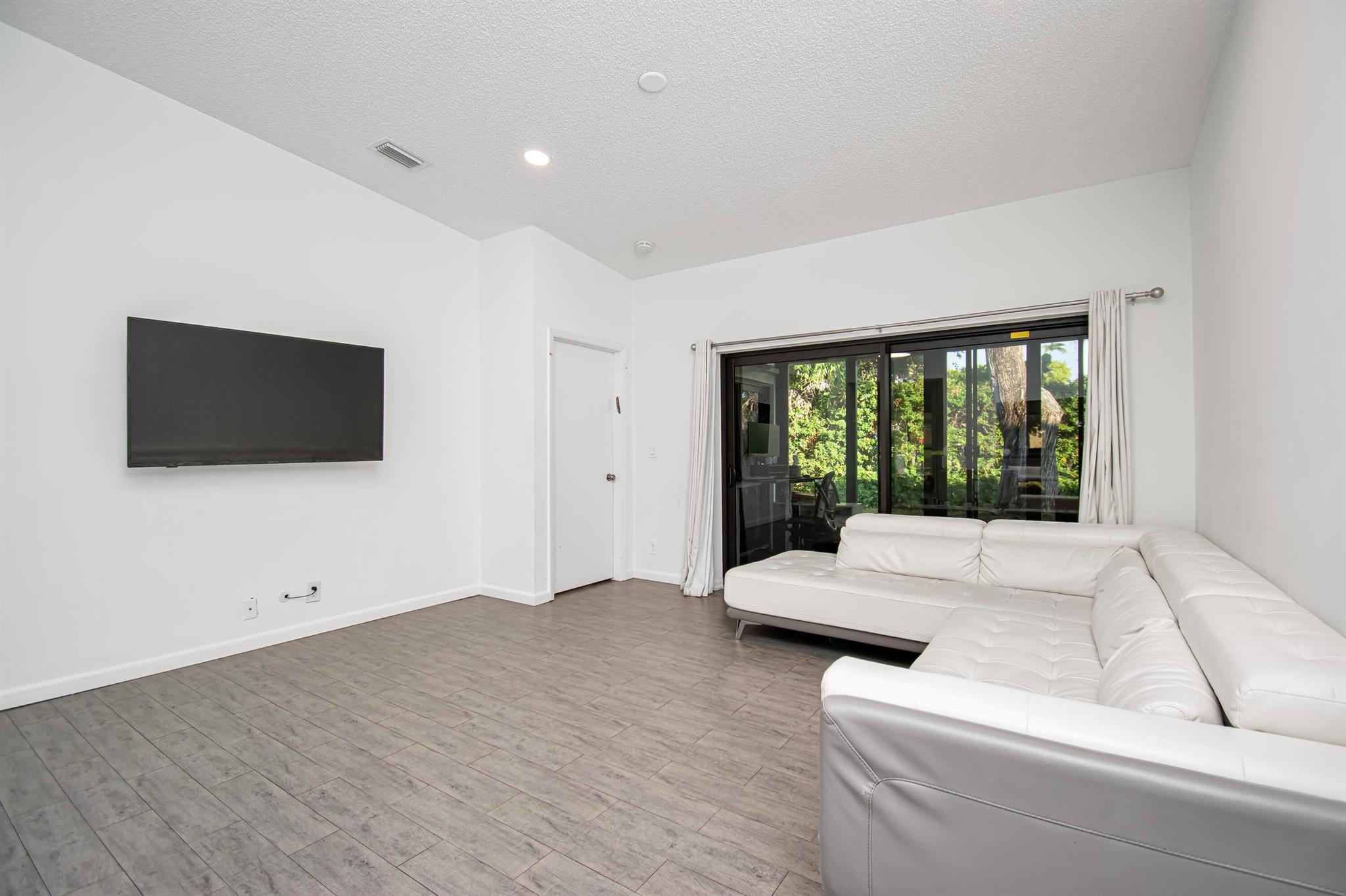 THORNHILL GLEN - Residential