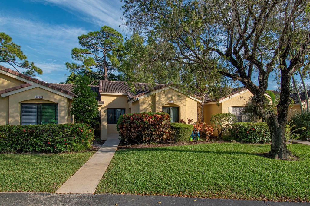 Photo of 6825 Bridlewood Court, Boca Raton, FL 33433 (MLS # R11147643)