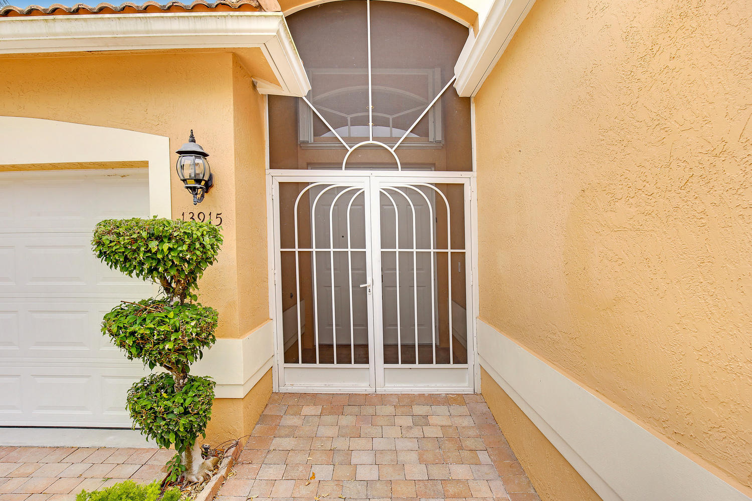 HUNTINGTON WALK 1 - Residential