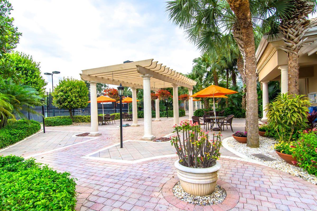 HUNTINGTON WALK 1 - Residential